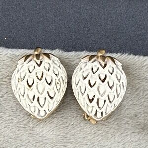Vintage Clip On Earrings Gold Tone‎ White Enamel Strawberry Fruit